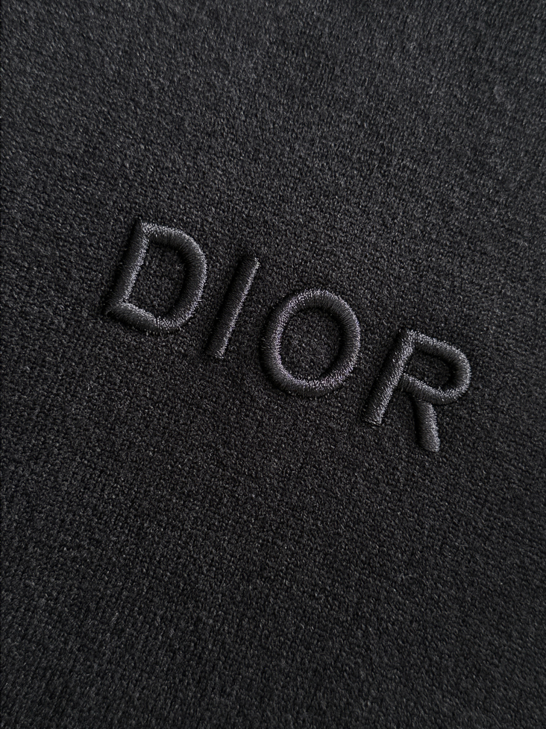 CD 2025秋冬提花➕刺绣新款简约圆领针织羊毛衫，精致工艺专柜面料，顶级元素融合打造，经典3标齐全，潮