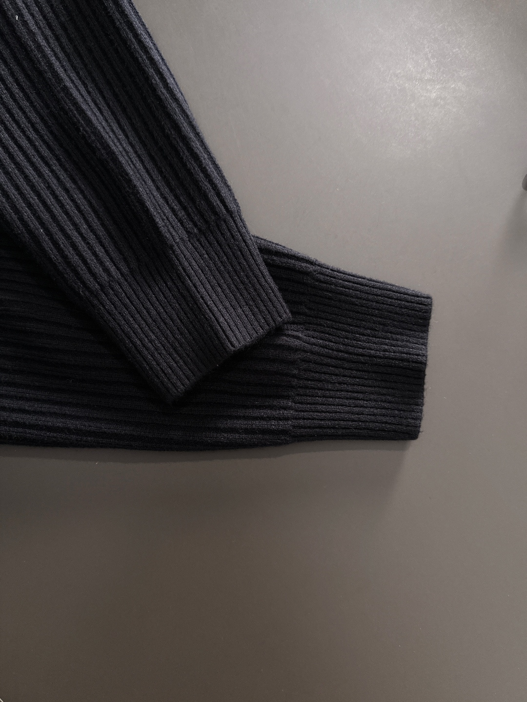 BBR 2025SS秋冬新款毛衣，专柜同步发售，采用羊毛混纺针织衫毛衣，经典格子TBlogo，五金log