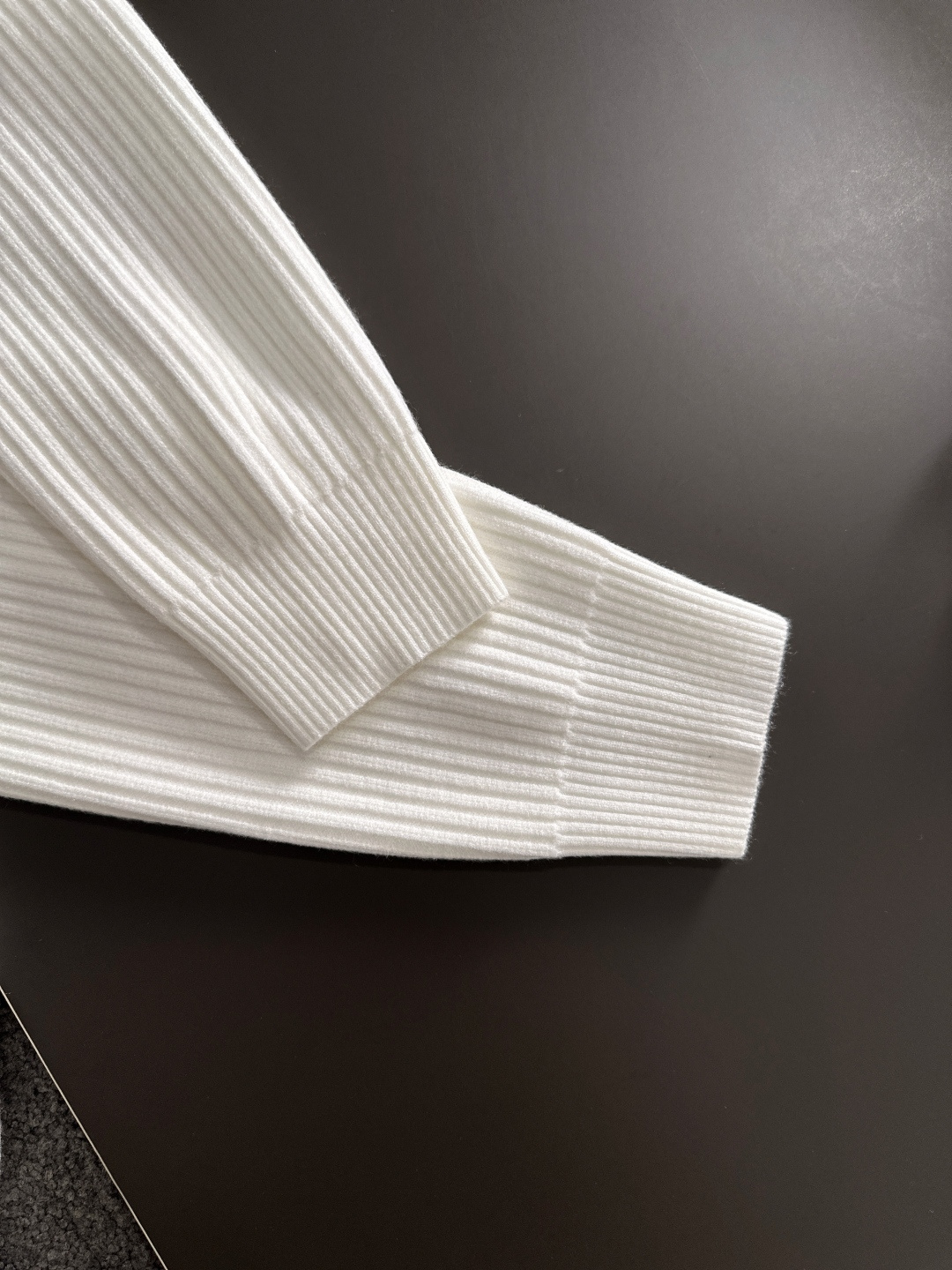 BBR 2025SS秋冬新款毛衣，专柜同步发售，采用羊毛混纺针织衫毛衣，经典格子TBlogo，五金log