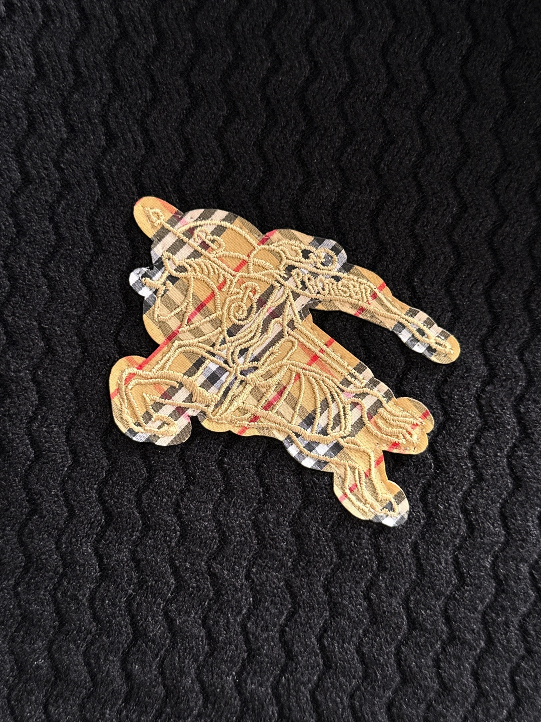 BBR 2025SS秋冬新款半开衫翻领毛衣，专柜同步发售，采用羊毛混纺针织衫毛衣，经典黄色眼睛小怪兽五金