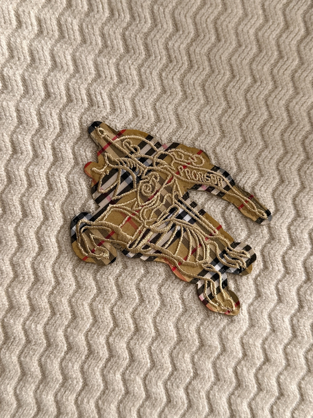 BBR 2025SS秋冬新款半开衫翻领毛衣，专柜同步发售，采用羊毛混纺针织衫毛衣，经典黄色眼睛小怪兽五金