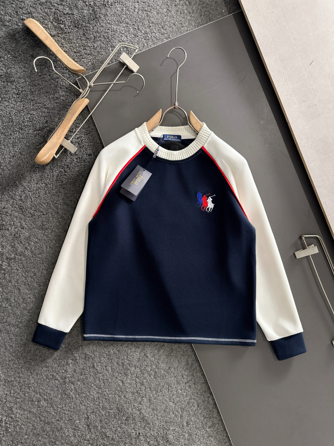 POLO 25秋冬潮牌卫衣，精致工艺专柜面料，顶级元素融合打造，3标齐全，潮男时尚，无论是上身舒适度还是