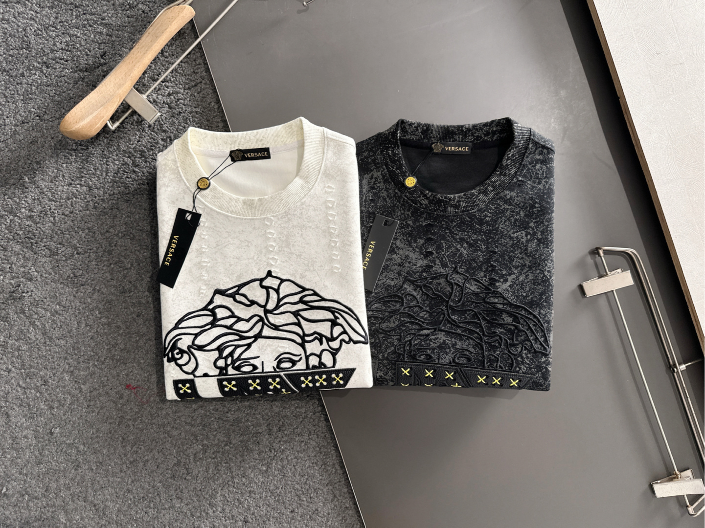 VER 25秋冬潮牌卫衣，精致工艺专柜面料，顶级元素融合打造，3标齐全，潮男时尚，无论是上身舒适度还是都