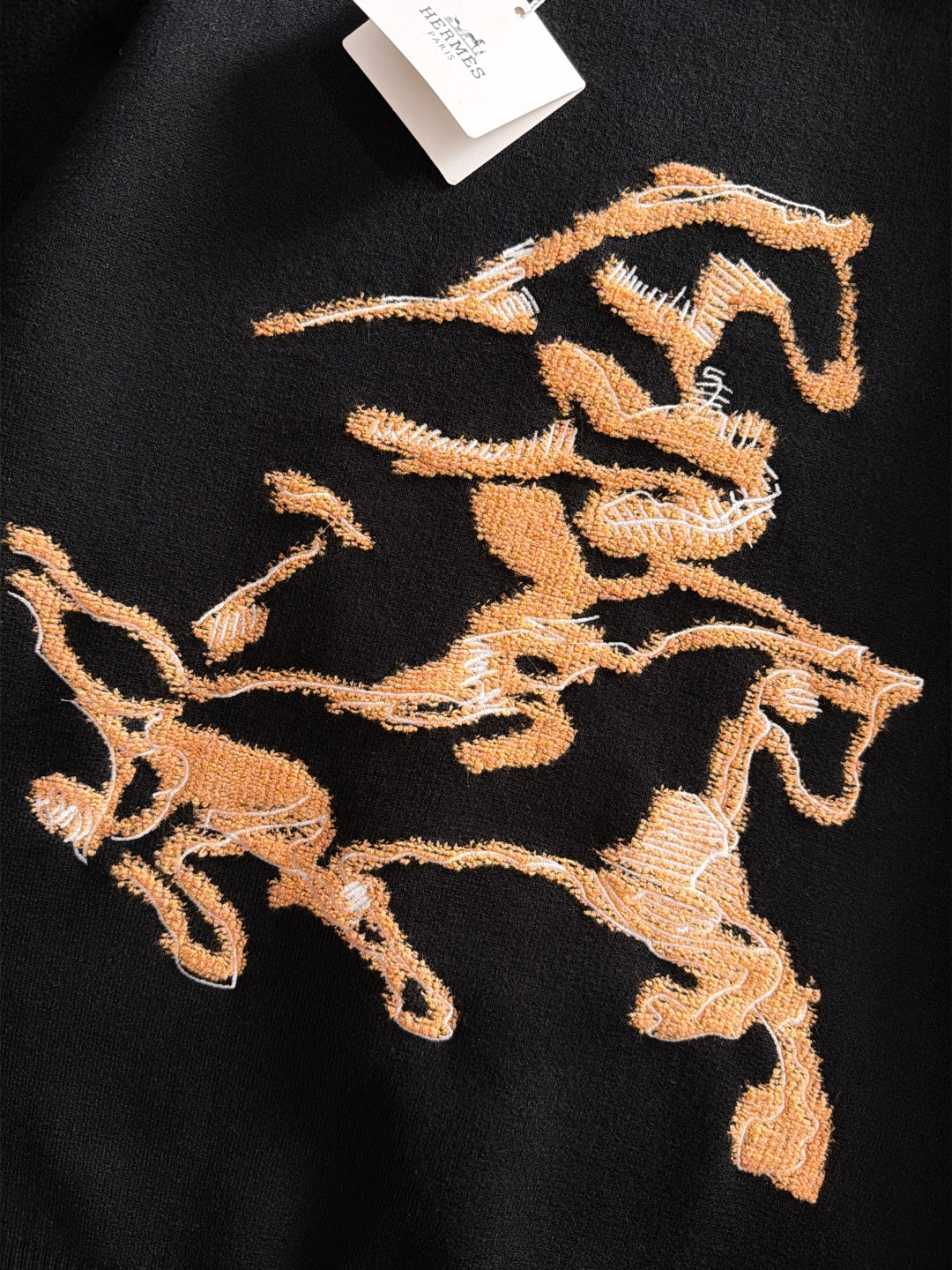 H 2025秋冬新款经典标志性橙色飞马羊毛衫针织衫，超级流畅线条感极符合美学基调的一款毛衣，最基础的款式