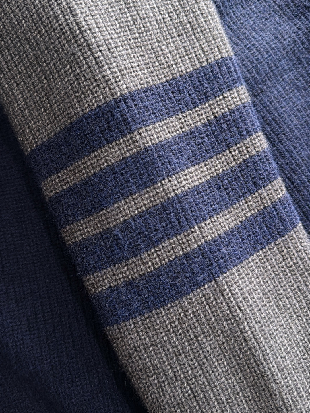 TB 25ss最新款秋冬时尚毛衣针织粗线、最顶级版四条杠提针织LOGO撞色拼接专柜款针织线衫圆领套头衫，