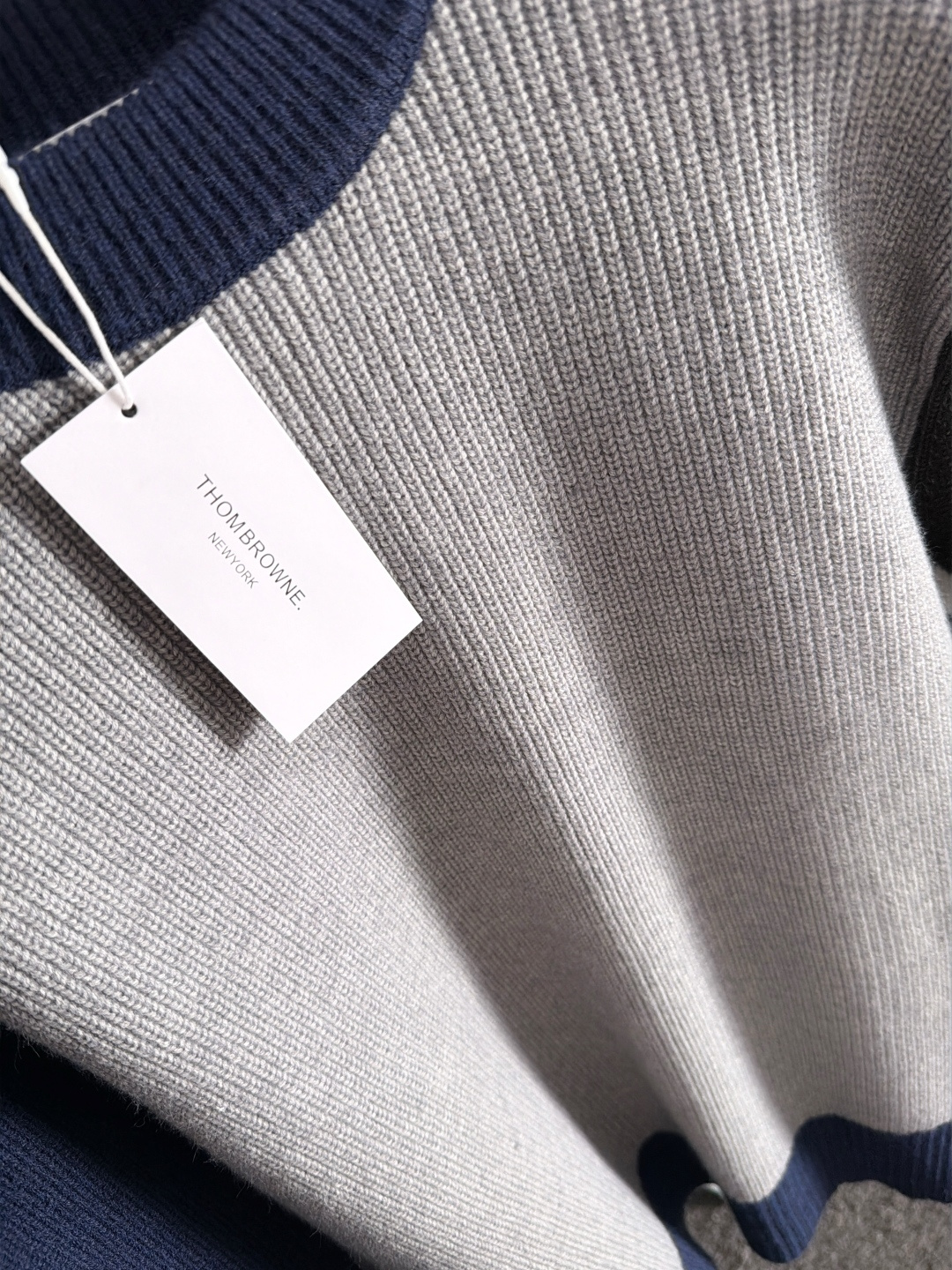 TB 25ss最新款秋冬时尚毛衣针织粗线、最顶级版四条杠提针织LOGO撞色拼接专柜款针织线衫圆领套头衫，