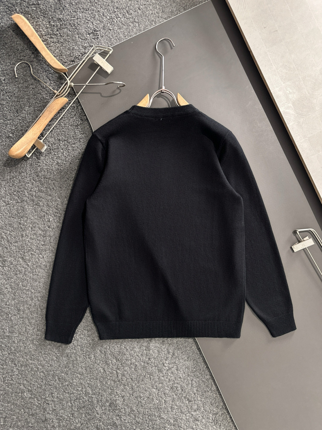 GUC 2025秋冬全身提花新款简约圆领针织羊毛衫，精致工艺专柜面料，顶级元素融合打造，经典3标齐全，潮