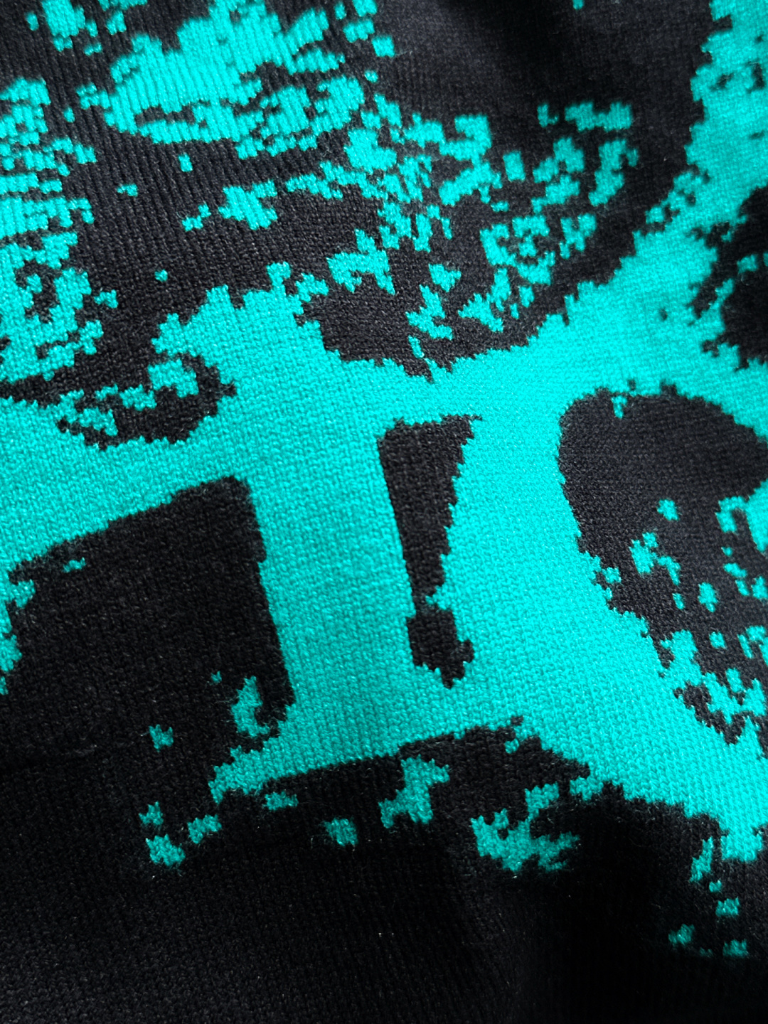 CD 2025秋冬全身提花新款简约圆领针织羊毛衫，精致工艺专柜面料，顶级元素融合打造，经典3标齐全，潮男