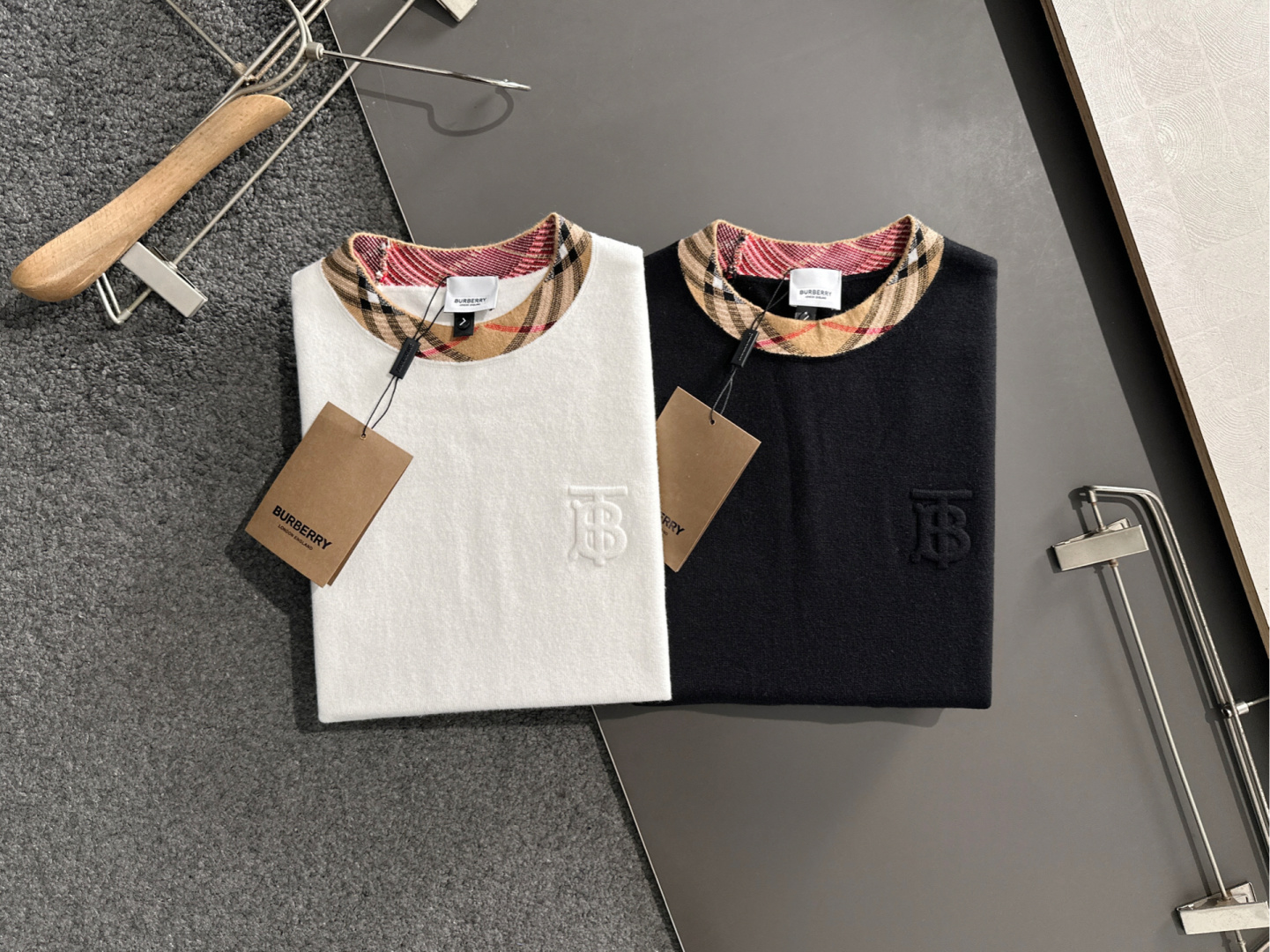 BBR 2025秋冬全身提花新款简约圆领针织羊毛衫，精致工艺专柜面料，顶级元素融合打造，经典3标齐全，潮