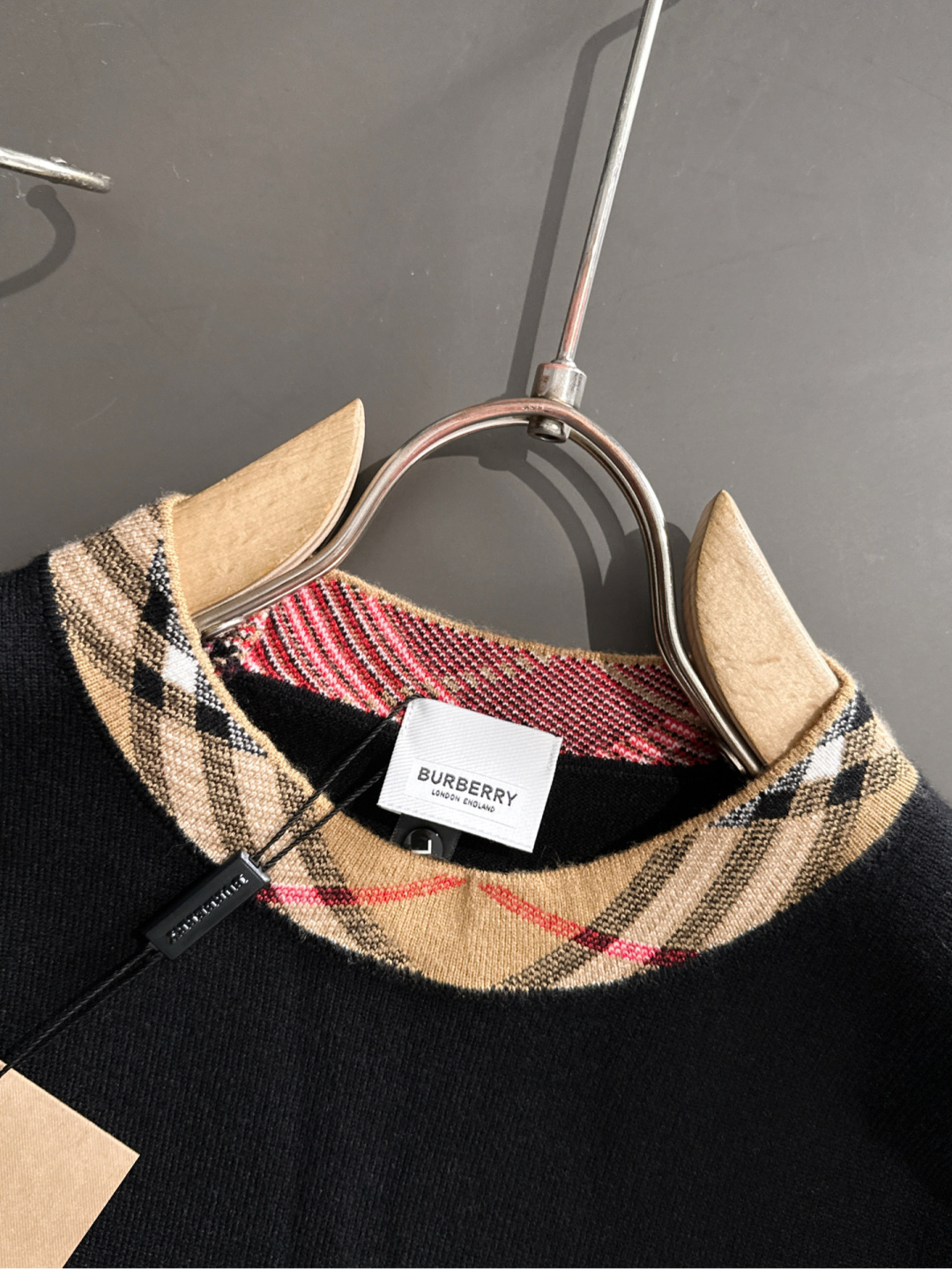 BBR 2025秋冬全身提花新款简约圆领针织羊毛衫，精致工艺专柜面料，顶级元素融合打造，经典3标齐全，潮