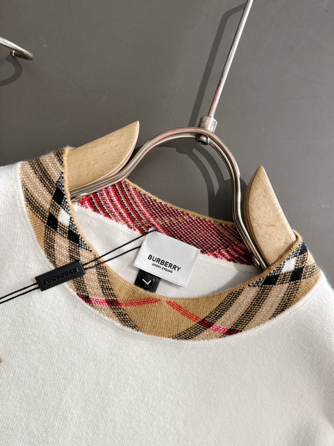 BBR 2025秋冬全身提花新款简约圆领针织羊毛衫，精致工艺专柜面料，顶级元素融合打造，经典3标齐全，潮