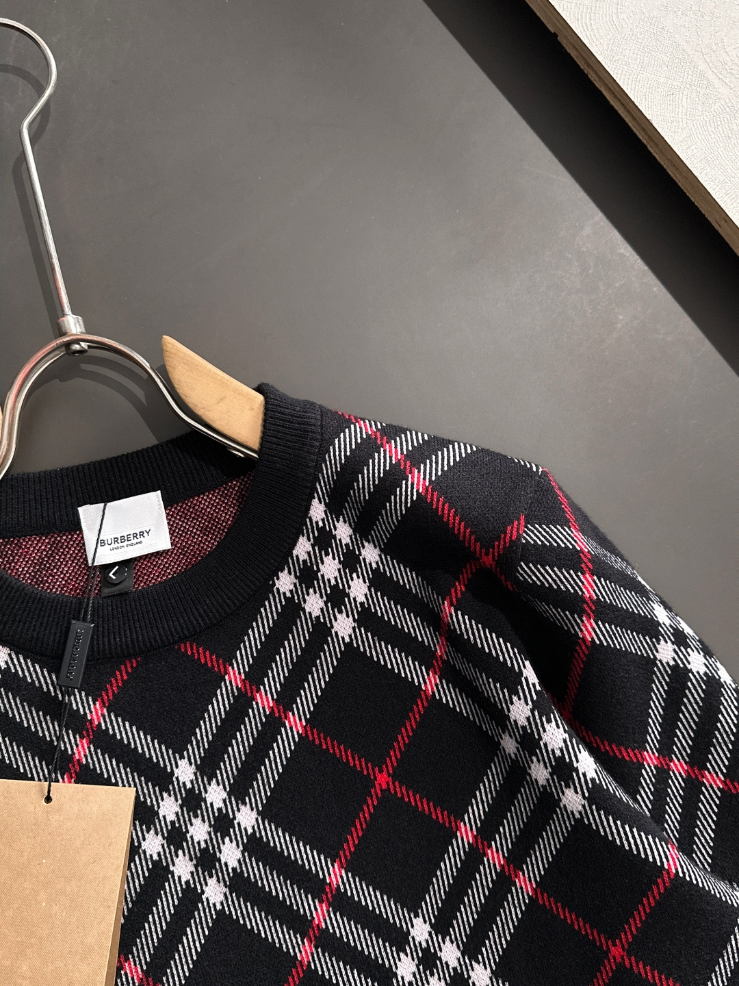 BBR 2025秋冬全身提花新款简约圆领针织羊毛衫，精致工艺专柜面料，顶级元素融合打造，经典3标齐全，潮