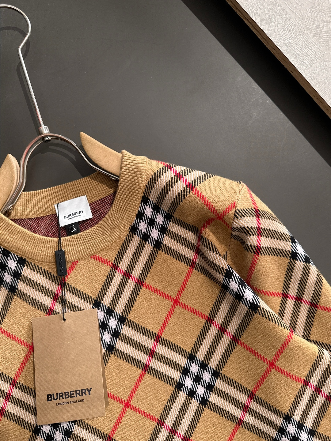 BBR 2025秋冬全身提花新款简约圆领针织羊毛衫，精致工艺专柜面料，顶级元素融合打造，经典3标齐全，潮