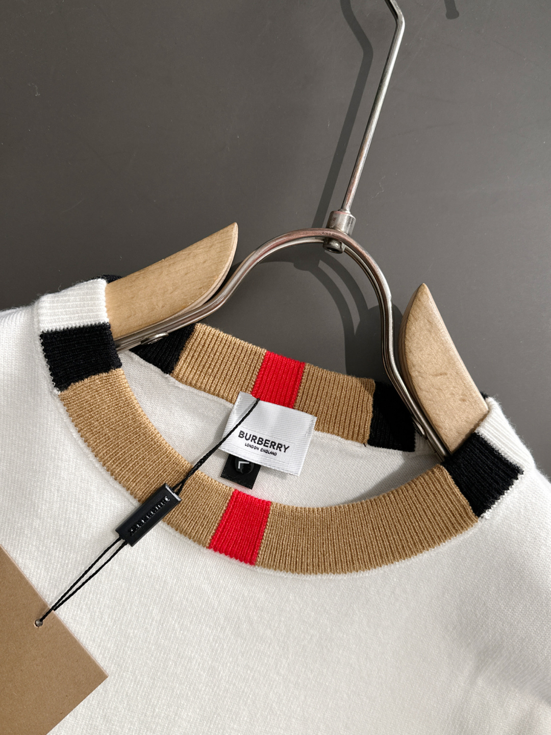 BBR 2025秋冬全身提花新款简约圆领针织羊毛衫，精致工艺专柜面料，顶级元素融合打造，经典3标齐全，潮