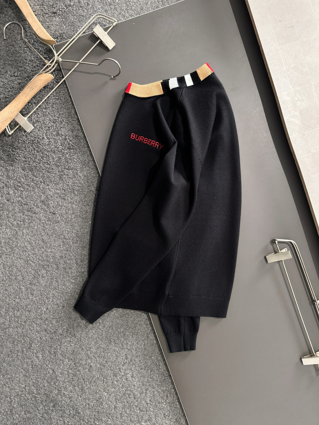 BBR 2025秋冬全身提花新款简约圆领针织羊毛衫，精致工艺专柜面料，顶级元素融合打造，经典3标齐全，潮