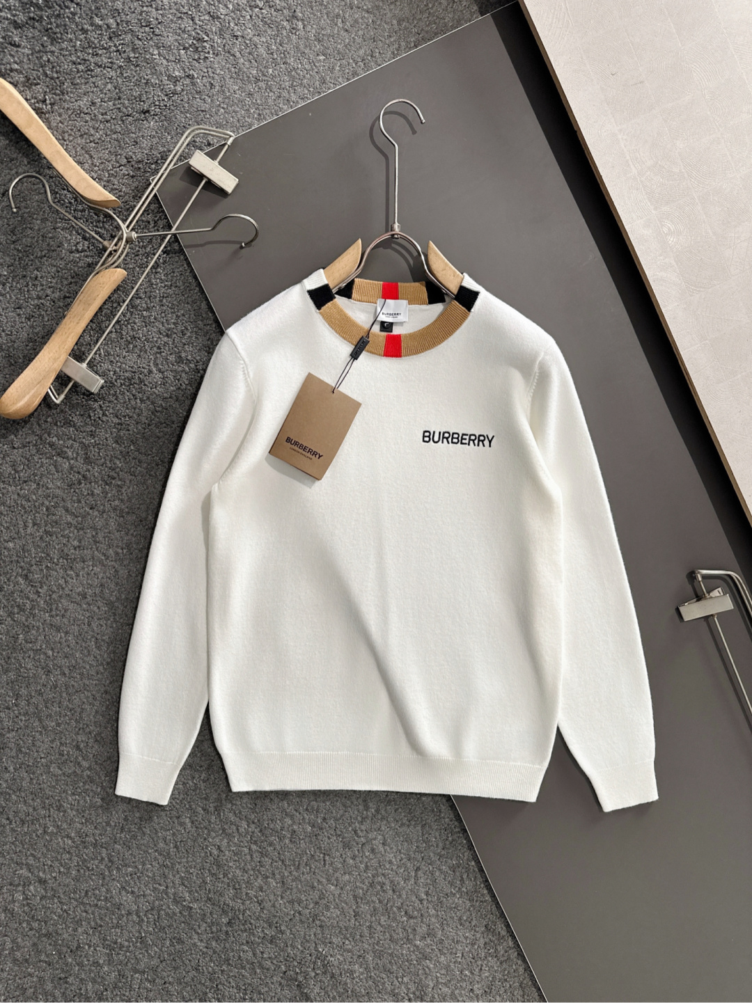 BBR 2025秋冬全身提花新款简约圆领针织羊毛衫，精致工艺专柜面料，顶级元素融合打造，经典3标齐全，潮