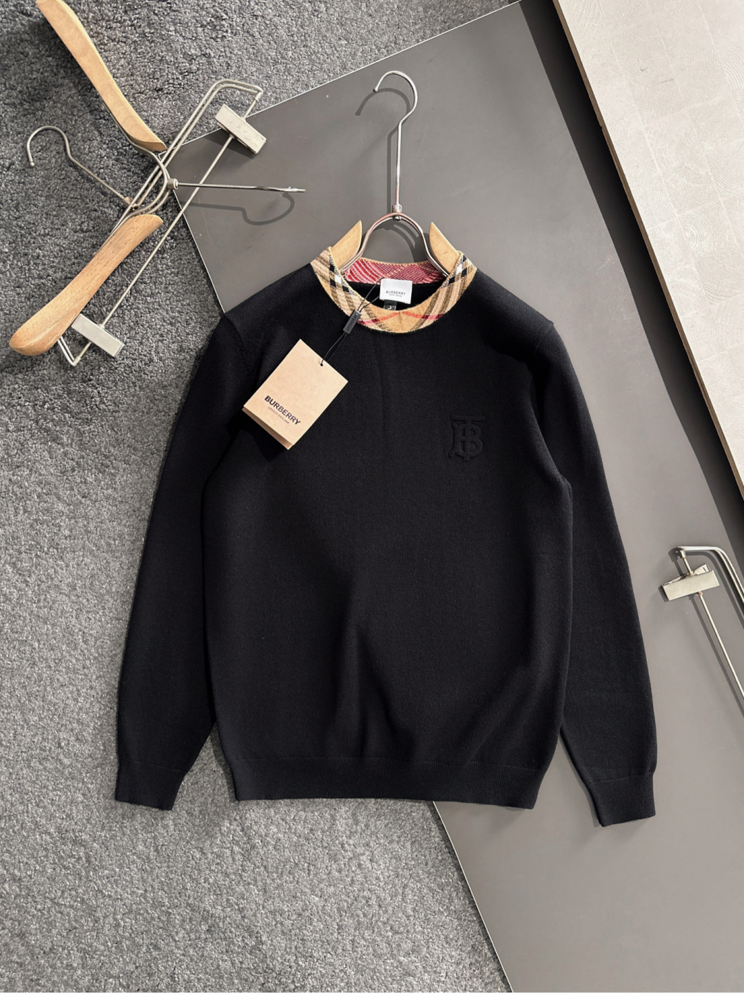 BBR 2025秋冬全身提花新款简约圆领针织羊毛衫，精致工艺专柜面料，顶级元素融合打造，经典3标齐全，潮