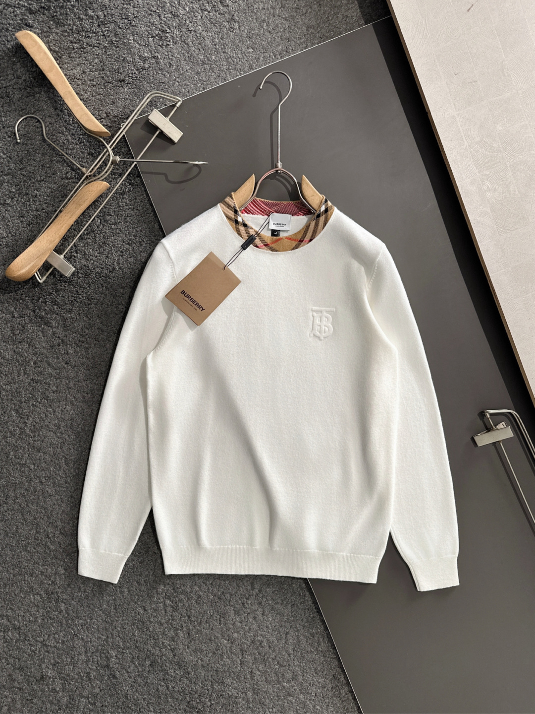 BBR 2025秋冬全身提花新款简约圆领针织羊毛衫，精致工艺专柜面料，顶级元素融合打造，经典3标齐全，潮