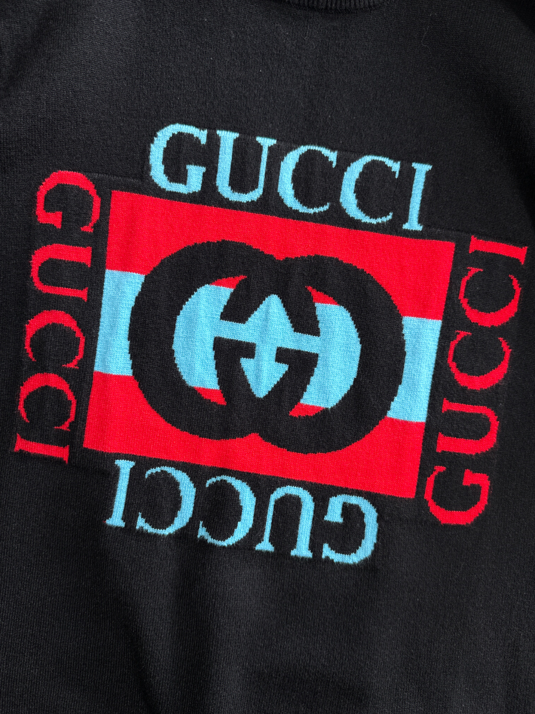 GUC 2025秋冬全身提花新款简约圆领针织羊毛衫，精致工艺专柜面料，顶级元素融合打造，经典3标齐全，潮