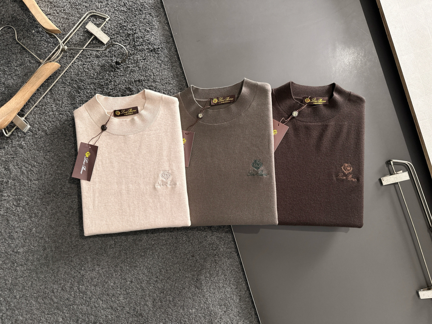 lP🆕 英伦雅痞绅士老钱们强烈推荐 经典圆领绵羊毛毛衣 经典刺绣低调奢华简约设计 保暖舒适 有型商务通勤