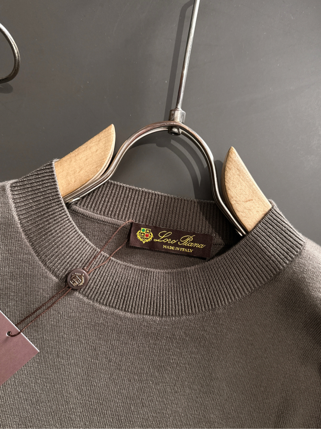 lP🆕 英伦雅痞绅士老钱们强烈推荐 经典圆领绵羊毛毛衣 经典刺绣低调奢华简约设计 保暖舒适 有型商务通勤