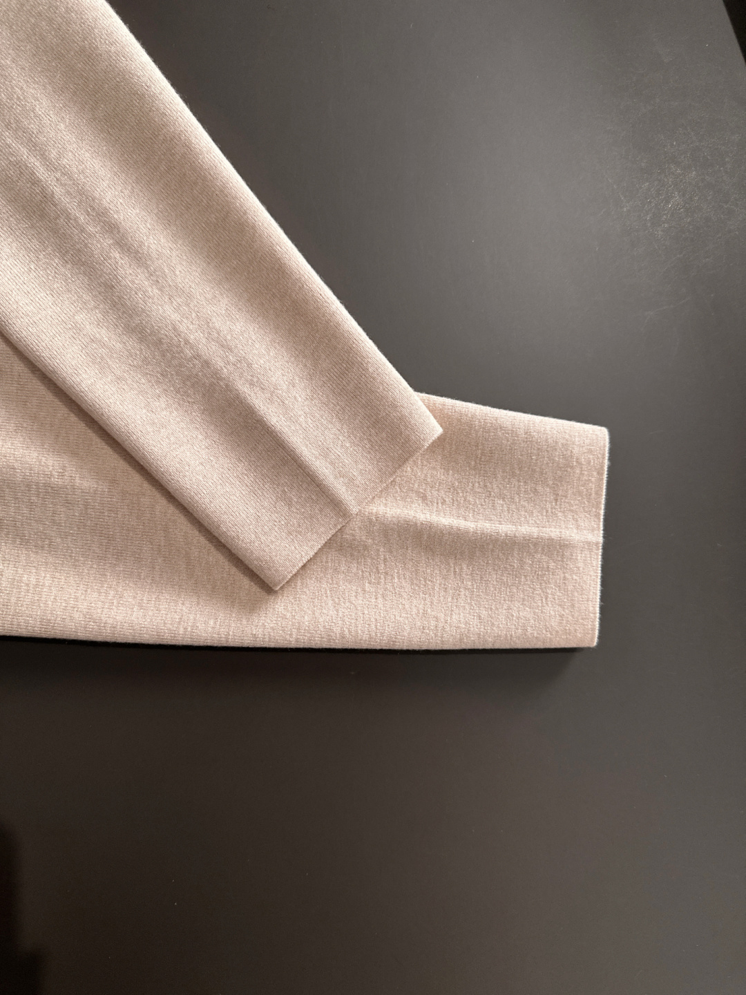 lP🆕 英伦雅痞绅士老钱们强烈推荐 经典圆领绵羊毛毛衣 经典刺绣低调奢华简约设计 保暖舒适 有型商务通勤