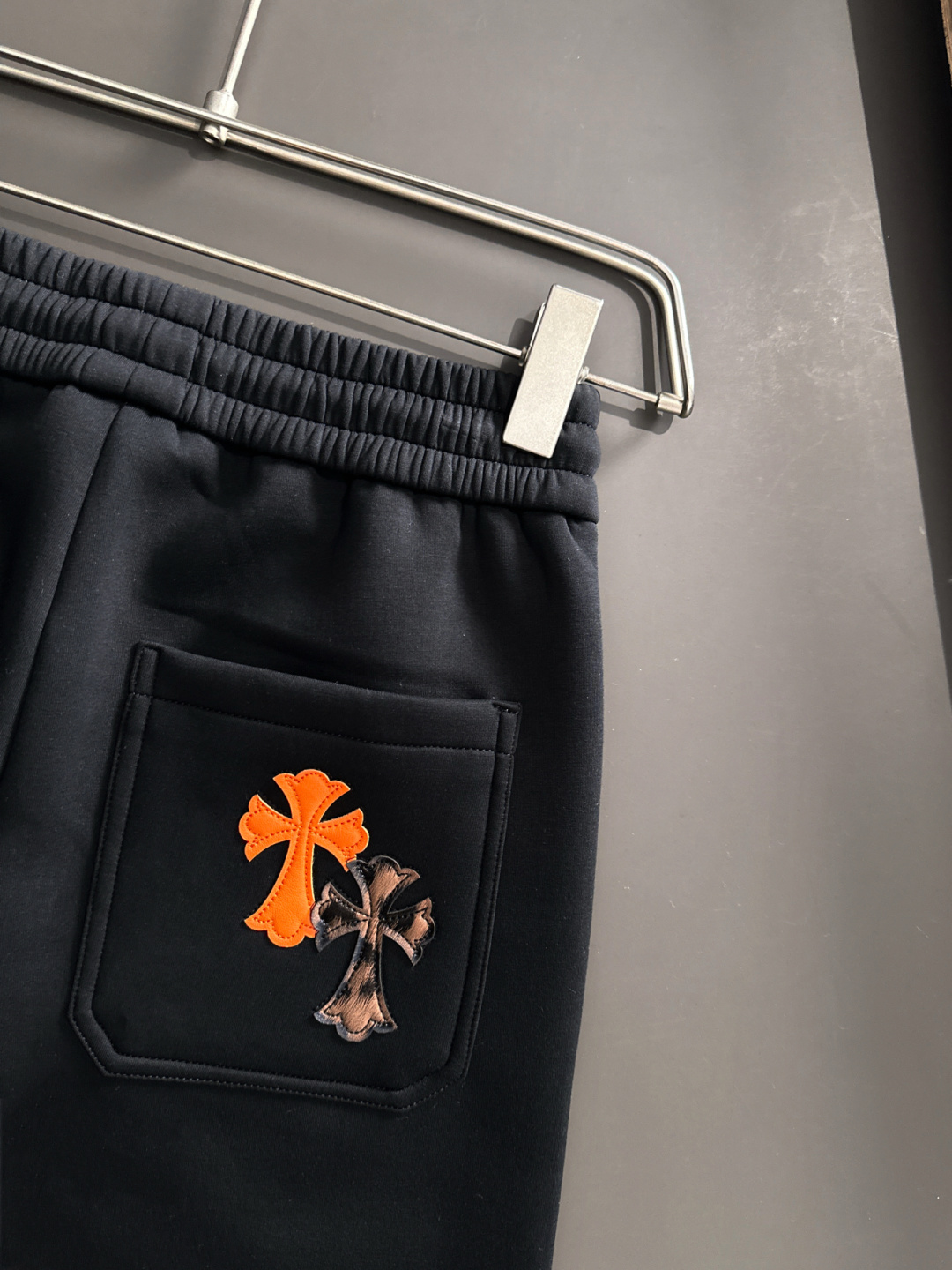 CH 2025秋冬新品休闲裤，经典款百看不厌，裤身工艺设计，进口客供辅料、面料定制，每个细节做到极致，原