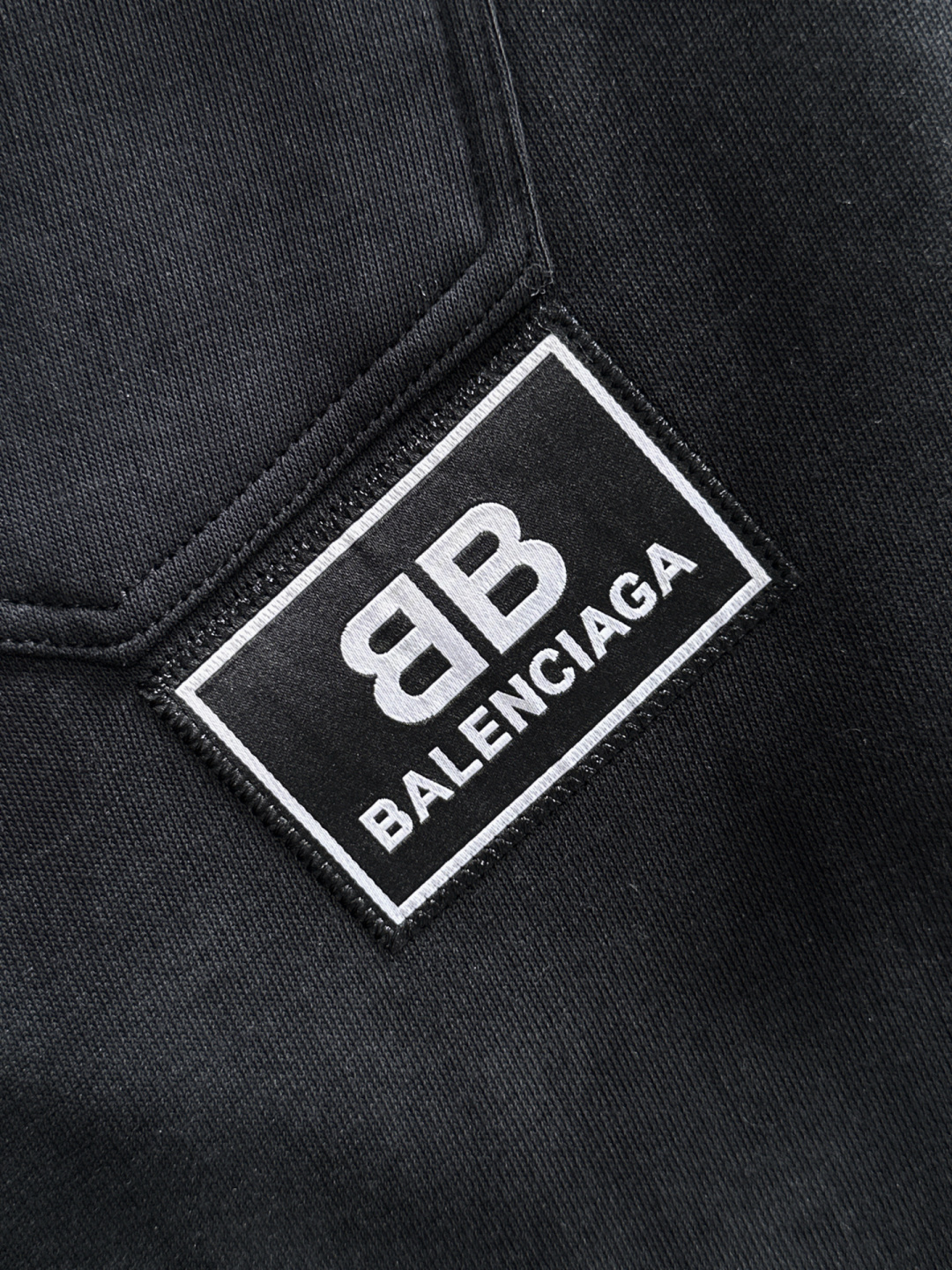 BAL 2025秋冬新品休闲裤，经典款百看不厌，裤身工艺设计，进口客供辅料、面料定制，每个细节做到极致，