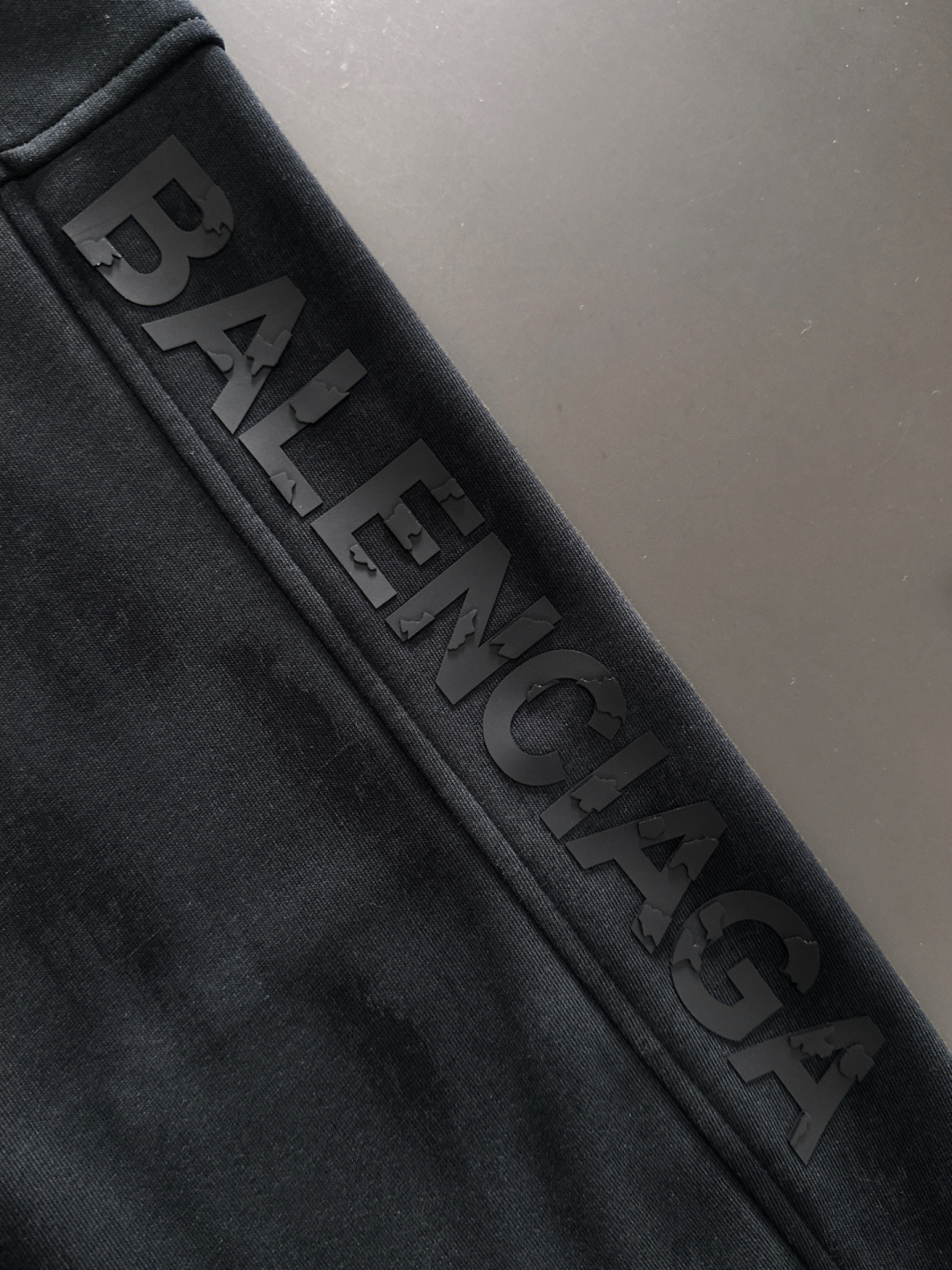 BAL 2025秋冬新品休闲裤，经典款百看不厌，裤身工艺设计，进口客供辅料、面料定制，每个细节做到极致，