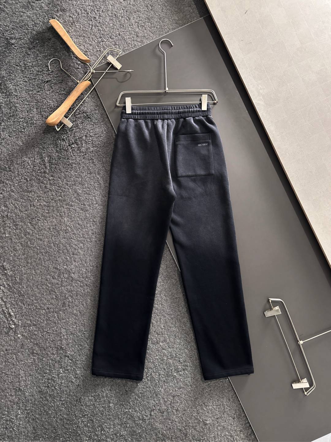ARC 2025秋冬新品休闲裤，经典款百看不厌，裤身工艺设计，进口客供辅料、面料定制，每个细节做到极致，