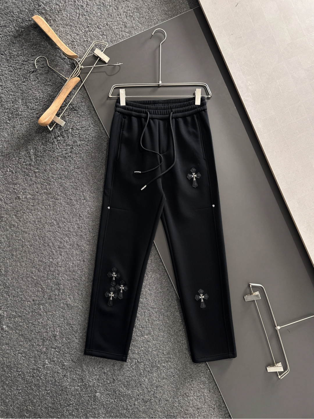 CH 2025秋冬新品休闲裤，经典款百看不厌，裤身工艺设计，进口客供辅料、面料定制，每个细节做到极致，原