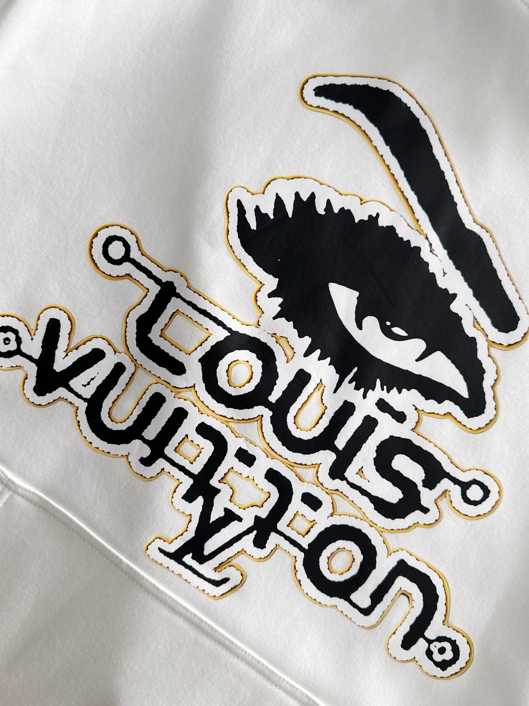 1V 2025SS新款男士加绒连帽卫衣 选用定制加绒卫衣面料 纹理细腻 舒适贴肤 插兜低口袋设计，饰以品