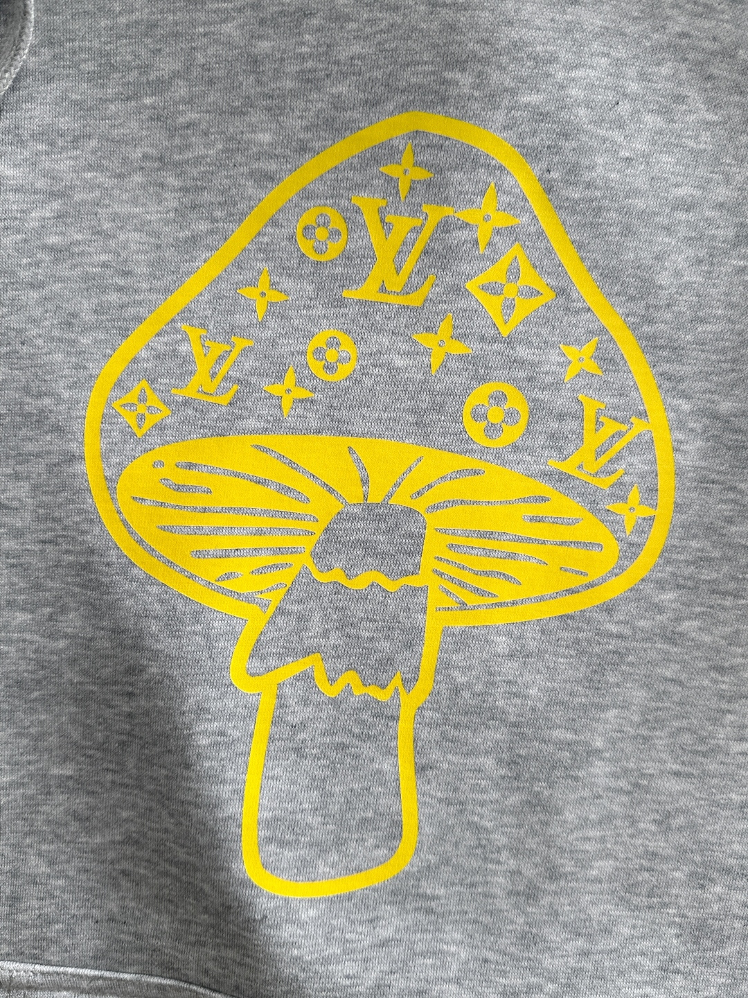 1V 2025SS新款男士加绒连帽卫衣 选用定制加绒卫衣面料 纹理细腻 舒适贴肤 插兜低口袋设计，饰以品