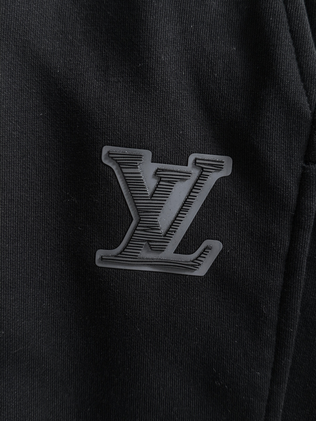 1V 2025秋冬新品休闲裤，经典款百看不厌，裤身工艺设计，进口客供辅料、面料定制，每个细节做到极致，原