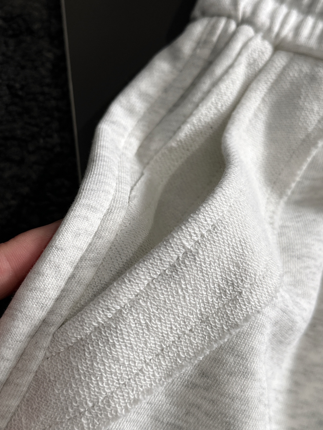 BAL 2025秋冬新品休闲裤，经典款百看不厌，裤身工艺设计，进口客供辅料、面料定制，每个细节做到极致，