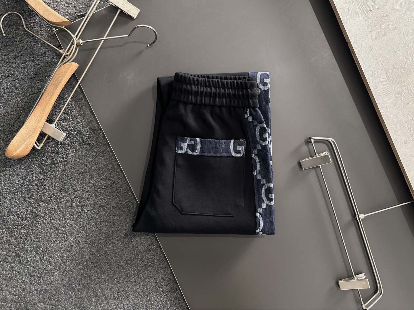 GUC 2025秋冬新品休闲裤，经典款百看不厌，裤身工艺设计，进口客供辅料、面料定制，每个细节做到极致，