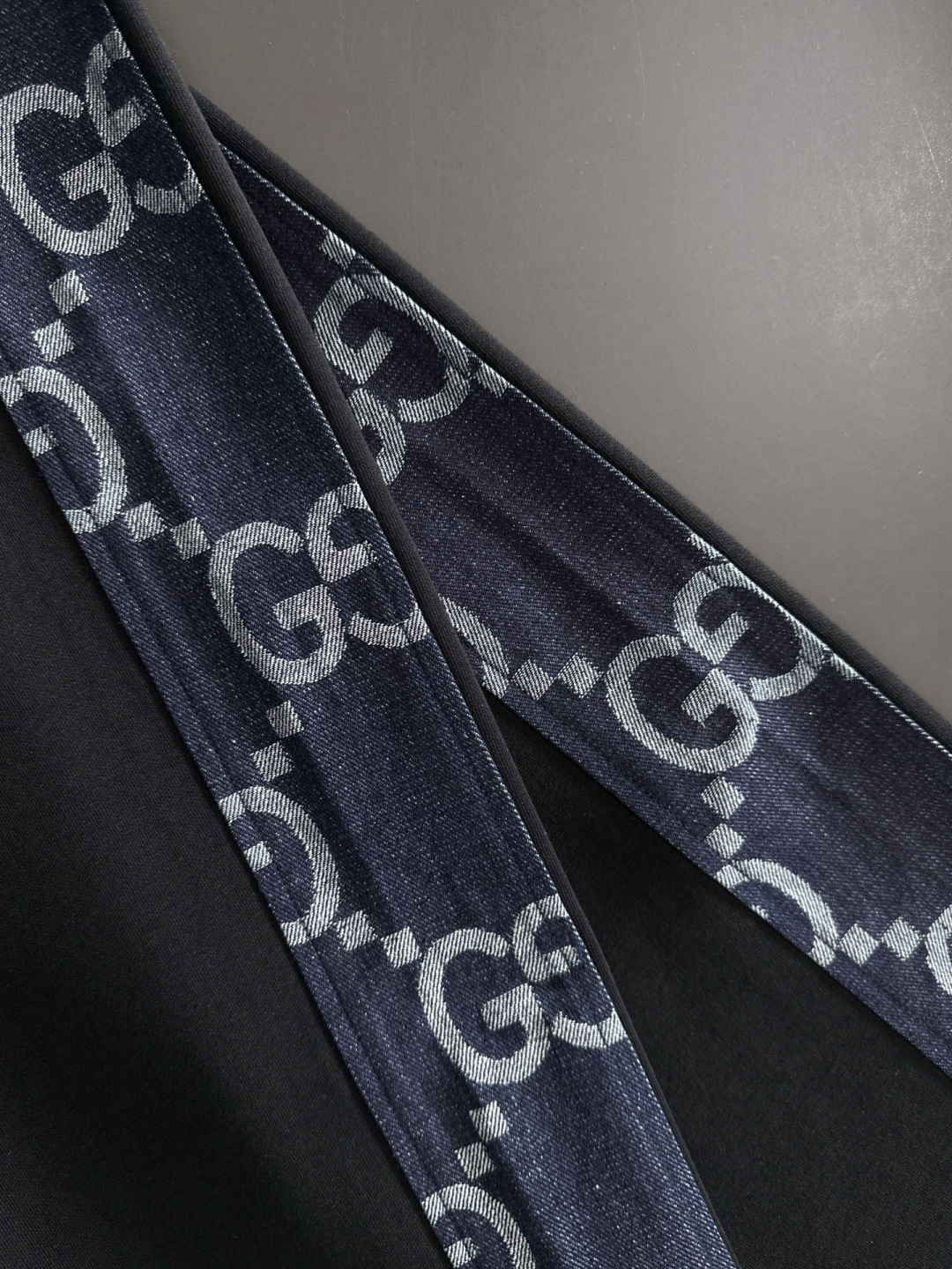 GUC 2025秋冬新品休闲裤，经典款百看不厌，裤身工艺设计，进口客供辅料、面料定制，每个细节做到极致，