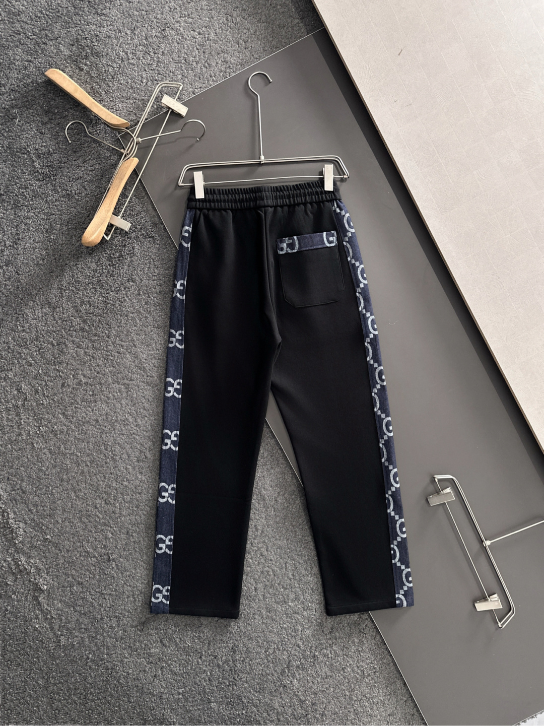 GUC 2025秋冬新品休闲裤，经典款百看不厌，裤身工艺设计，进口客供辅料、面料定制，每个细节做到极致，