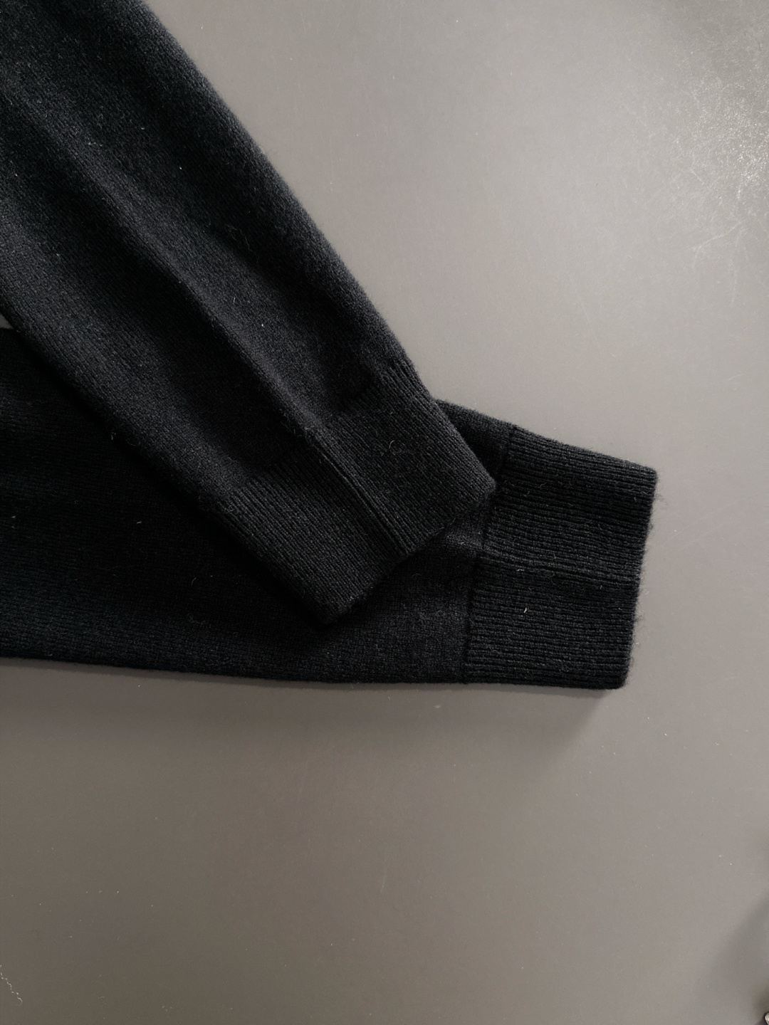 lP🆕 英伦雅痞绅士老钱们强烈推荐 经典圆领绵羊毛毛衣 经典刺绣低调奢华简约设计 保暖舒适 有型商务通勤