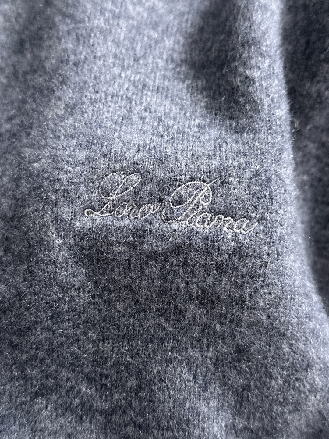 lP🆕 英伦雅痞绅士老钱们强烈推荐 经典圆领绵羊毛毛衣 经典刺绣低调奢华简约设计 保暖舒适 有型商务通勤