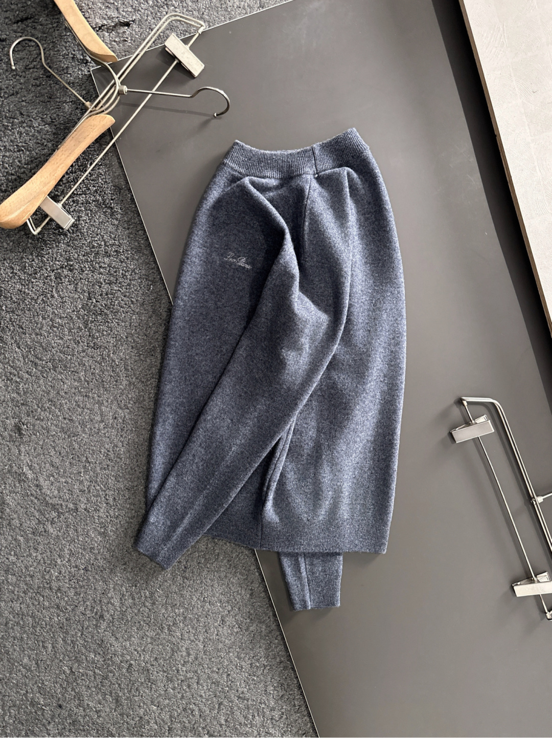 lP🆕 英伦雅痞绅士老钱们强烈推荐 经典圆领绵羊毛毛衣 经典刺绣低调奢华简约设计 保暖舒适 有型商务通勤