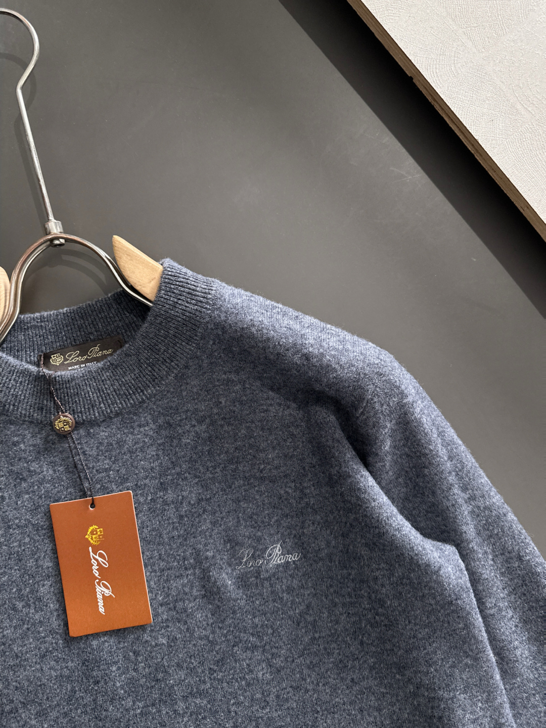 lP🆕 英伦雅痞绅士老钱们强烈推荐 经典圆领绵羊毛毛衣 经典刺绣低调奢华简约设计 保暖舒适 有型商务通勤