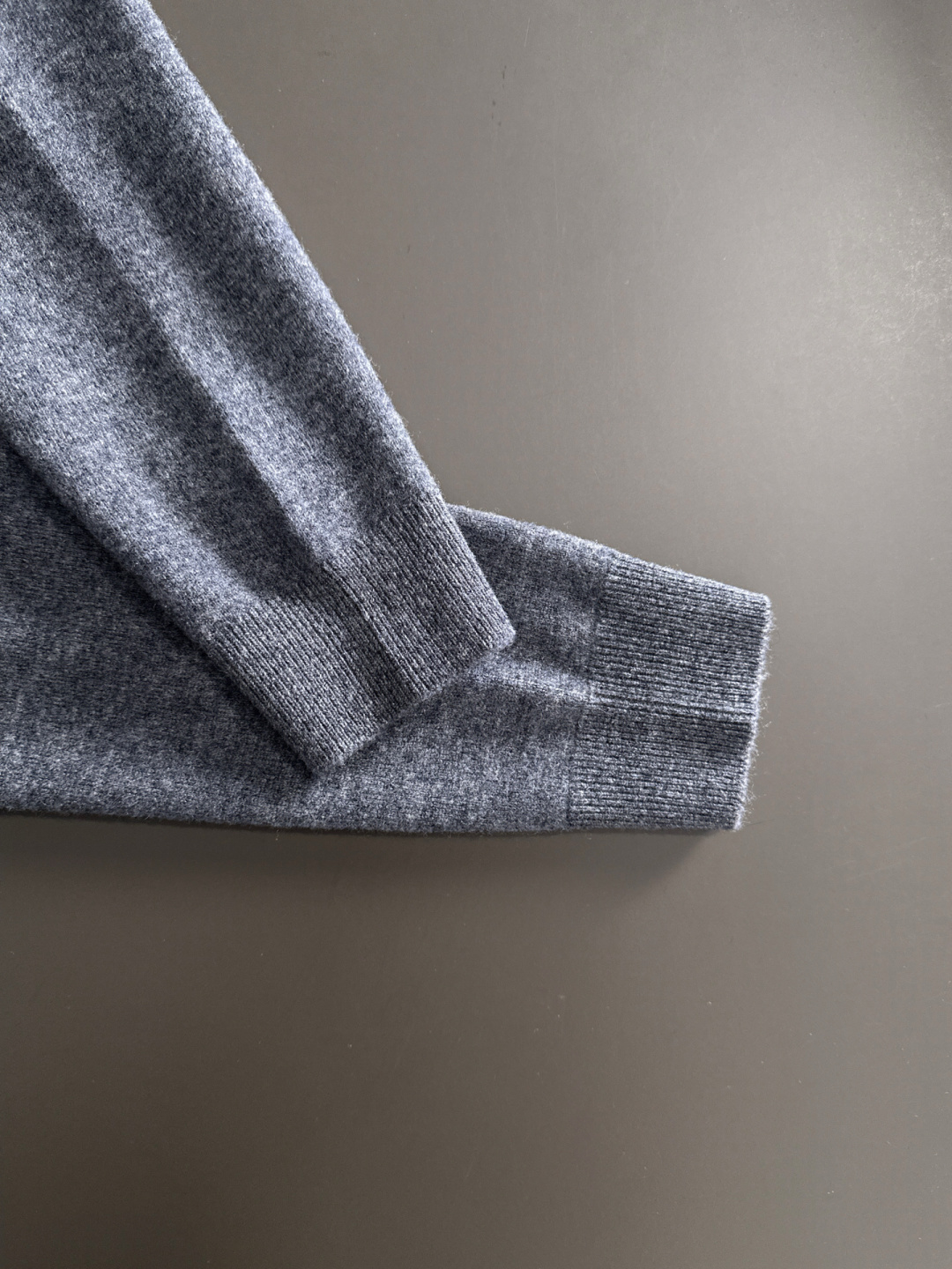 lP🆕 英伦雅痞绅士老钱们强烈推荐 经典圆领绵羊毛毛衣 经典刺绣低调奢华简约设计 保暖舒适 有型商务通勤