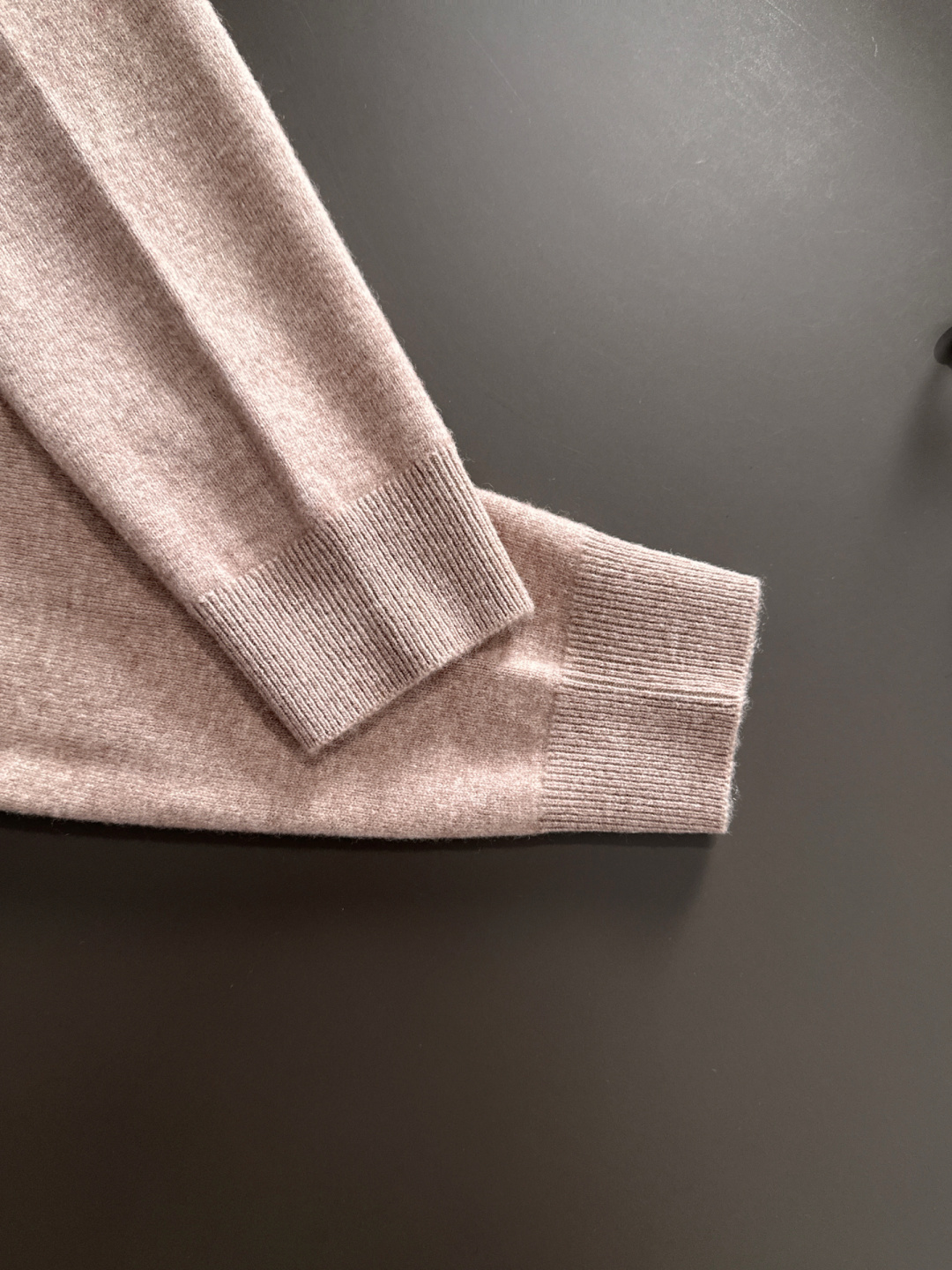 lP🆕 英伦雅痞绅士老钱们强烈推荐 经典圆领绵羊毛毛衣 经典刺绣低调奢华简约设计 保暖舒适 有型商务通勤