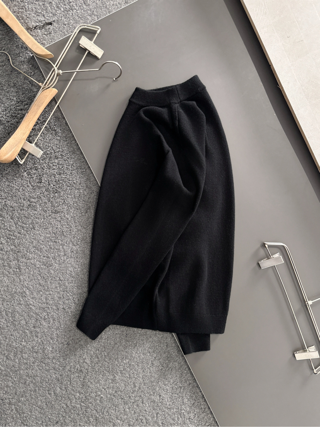 lP🆕 英伦雅痞绅士老钱们强烈推荐 经典圆领绵羊毛毛衣 经典刺绣低调奢华简约设计 保暖舒适 有型商务通勤