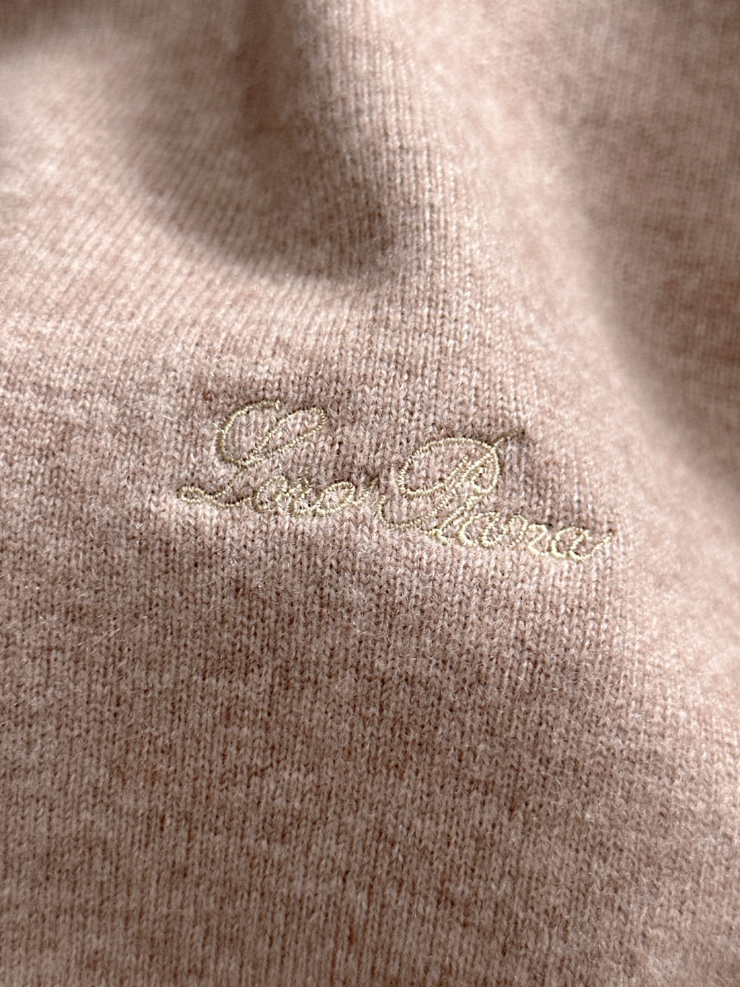 lP🆕 英伦雅痞绅士老钱们强烈推荐 经典圆领绵羊毛毛衣 经典刺绣低调奢华简约设计 保暖舒适 有型商务通勤