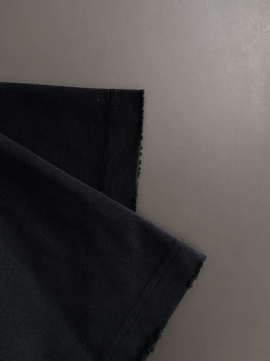 （高版本）1V 2026SS春夏最新款圆领时尚短袖T恤，官网同步，专柜纯棉面料！贴肤舒适，耐看又好穿，领