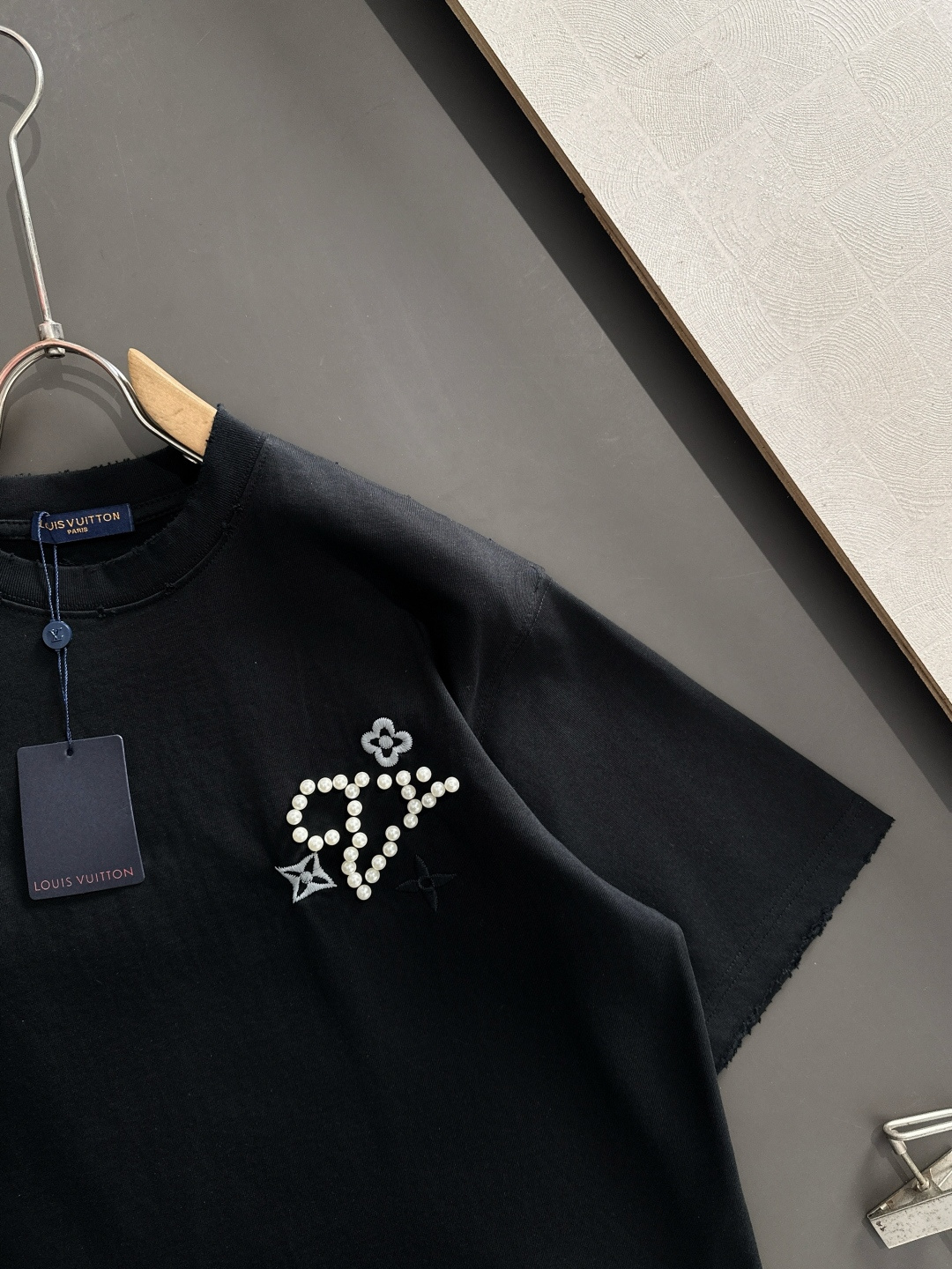 （高版本）1V 2026SS春夏最新款圆领时尚短袖T恤，官网同步，专柜纯棉面料！贴肤舒适，耐看又好穿，领