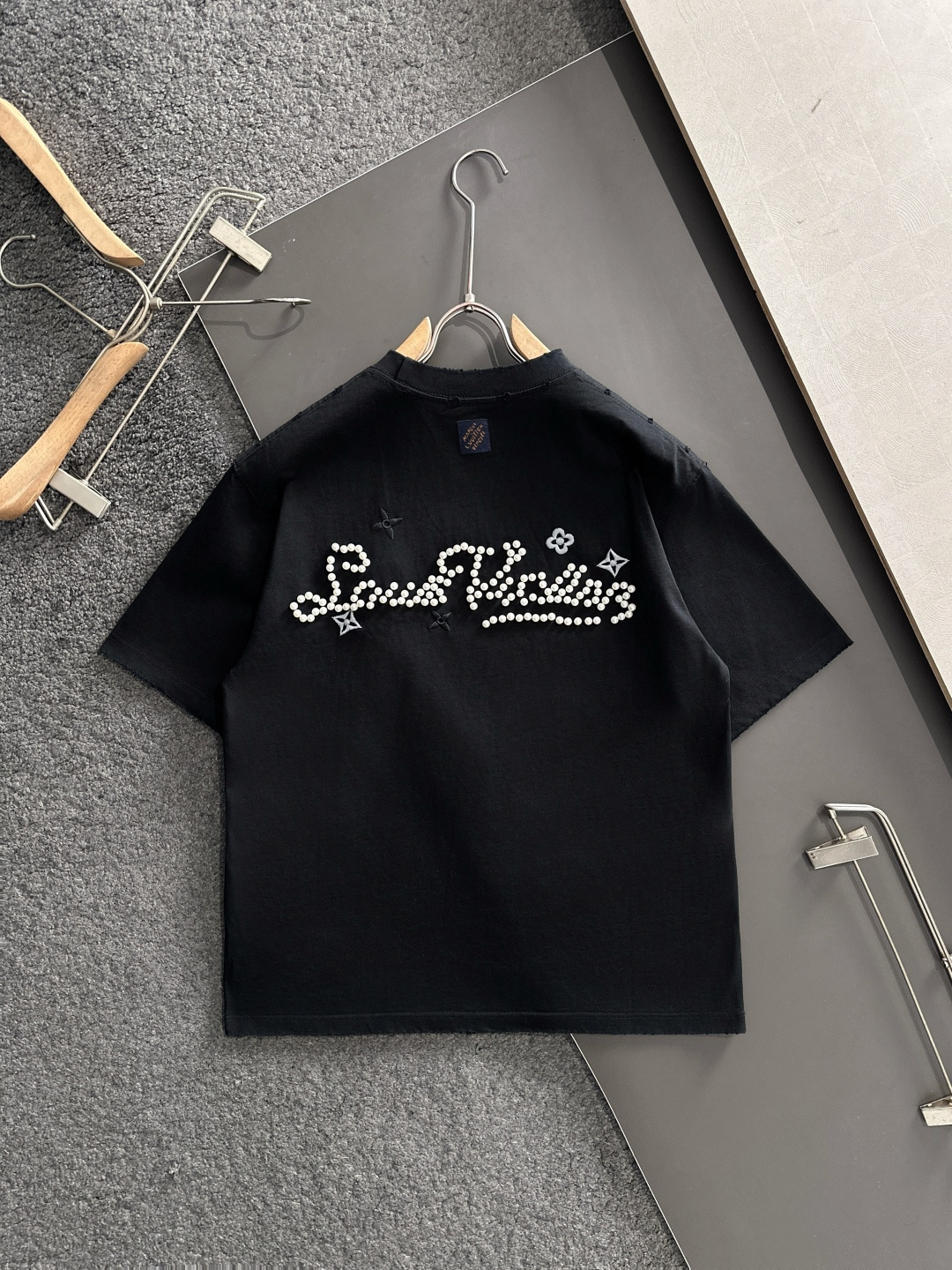 （高版本）1V 2026SS春夏最新款圆领时尚短袖T恤，官网同步，专柜纯棉面料！贴肤舒适，耐看又好穿，领