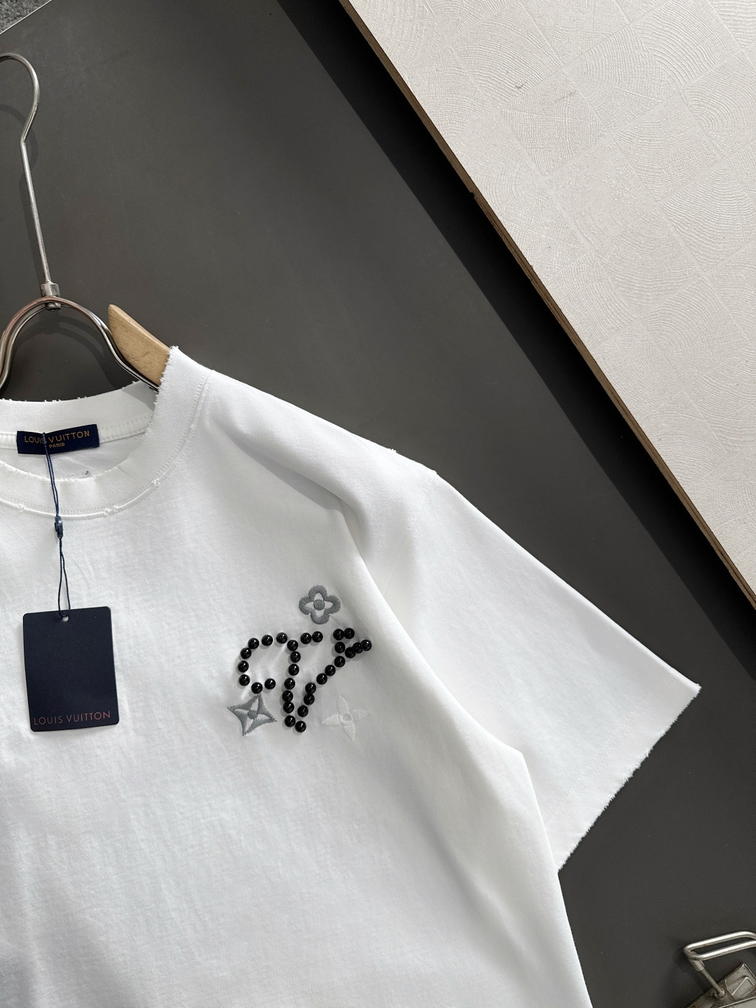 （高版本）1V 2026SS春夏最新款圆领时尚短袖T恤，官网同步，专柜纯棉面料！贴肤舒适，耐看又好穿，领